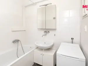 Pronájem bytu 3+1, Praha - Žižkov, Biskupcova, 86 m2