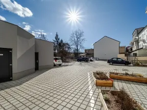 Pronájem garážového stání, České Budějovice, Štítného, 14 m2