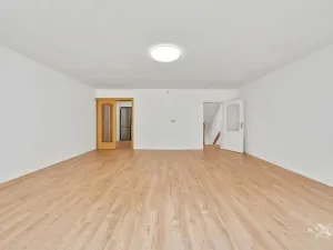 Pronájem rodinného domu, Praha - Štěrboholy, Pod areálem, 324 m2