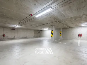 Pronájem garážového stání, Liberec, Tovární, 15 m2