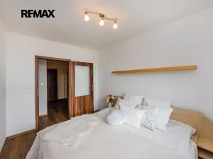 Pronájem bytu 2+kk, Kladno, Na růžovém poli, 41 m2