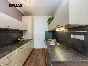 Pronájem bytu 2+kk, Kladno, Na růžovém poli, 41 m2