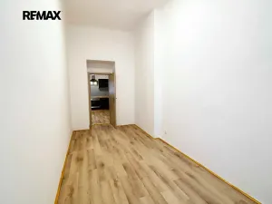 Pronájem bytu 3+1, Praha - Nové Město, Karlovo náměstí, 79 m2