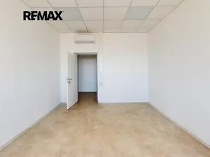 Pronájem kanceláře, Pardubice, Fáblovka, 444 m2