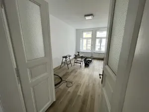 Pronájem bytu 2+1, Praha, Bořivojova, 7042 m2