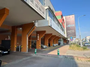 Pronájem garážového stání, Praha - Vysočany, Poděbradská, 12 m2