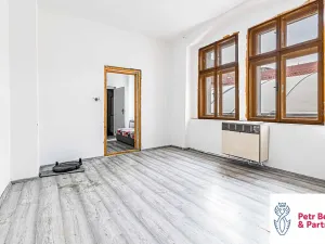 Prodej obchodního prostoru, Rakovník, Husovo náměstí, 1100 m2