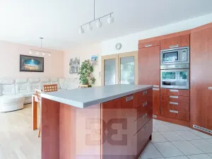 Pronájem rodinného domu, Praha - Kbely, Pod Nouzovem, 148 m2