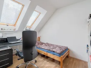 Pronájem rodinného domu, Praha - Kbely, Pod Nouzovem, 148 m2
