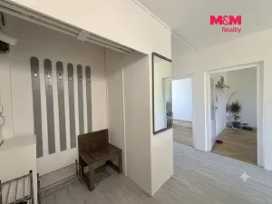 Prodej bytu 3+1, Klášterec nad Ohří - Miřetice u Klášterce nad Ohří, Jana Ámose Komenského, 76 m2