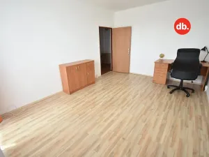 Pronájem bytu 2+1, Karlovy Vary, Dvořákova, 67 m2