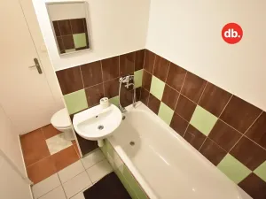 Pronájem bytu 2+1, Karlovy Vary, Dvořákova, 67 m2