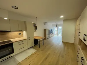 Pronájem bytu 1+kk, Bystřice nad Pernštejnem, Masarykovo náměstí, 43 m2