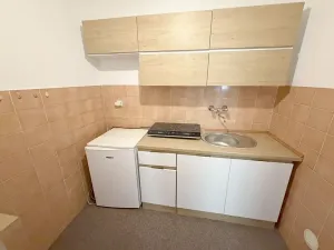Pronájem bytu 1+kk, Praha, Eliášova, 30 m2