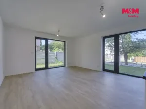 Pronájem bytu 1+kk, Plzeň - Skvrňany, Na Průhonu, 40 m2