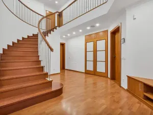 Prodej rodinného domu, Průhonice, Jitrocelová, 380 m2