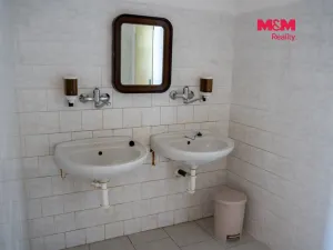 Pronájem kanceláře, Krnov - Pod Cvilínem, Chářovská, 348 m2