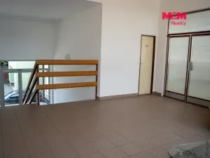 Pronájem kanceláře, Krnov - Pod Cvilínem, Chářovská, 348 m2