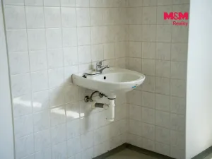 Pronájem kanceláře, Krnov - Pod Cvilínem, Chářovská, 348 m2