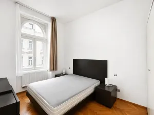 Pronájem bytu 2+kk, Praha - Nové Město, Hálkova, 49 m2