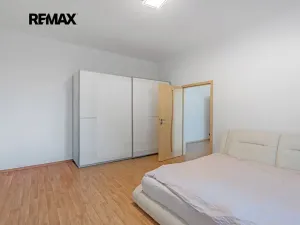 Pronájem bytu 4+kk, Praha - Smíchov, Pod tratí, 111 m2