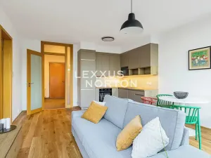 Pronájem bytu 2+kk, Praha - Prosek, Valečovská, 56 m2