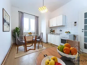 Prodej bytu 3+kk, Praha - Hloubětín, V chaloupkách, 58 m2