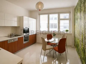 Pronájem bytu 2+1, Praha, Křižíkova, 80 m2