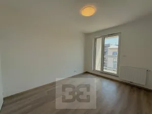 Pronájem bytu 2+kk, Pardubice, U Sportovní školy, 59 m2