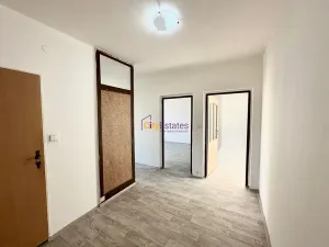 Prodej bytu 2+1, Louny, nám. Petra Obrovce, 65 m2