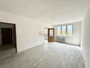 Prodej bytu 2+1, Louny, nám. Petra Obrovce, 65 m2