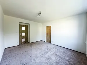 Pronájem bytu 2+1, Karlovy Vary, Šumavská, 50 m2