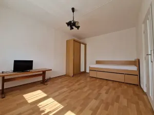 Pronájem bytu 2+kk, Praha - Kamýk, Zvolská, 31 m2