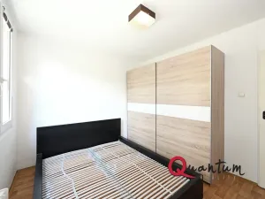Pronájem bytu 3+1, Praha - Prosek, Veltruská, 60 m2