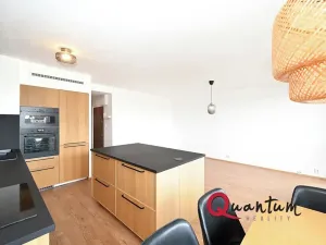 Pronájem bytu 3+kk, Praha - Žižkov, Květinková, 78 m2