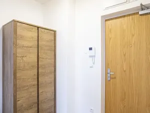 Pronájem bytu 2+kk, Praha - Holešovice, Osadní, 62 m2