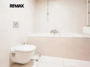 Prodej bytu 1+kk, Praha - Žižkov, Ke kapslovně, 38 m2