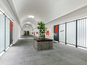 Pronájem bytu 3+1, Praha - Holešovice, Na Maninách, 150 m2