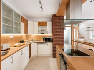 Pronájem rodinného domu, Praha - Veleslavín, 352 m2