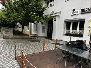 Pronájem bytu 2+kk, Praha - Střešovice, Za Hládkovem, 40 m2