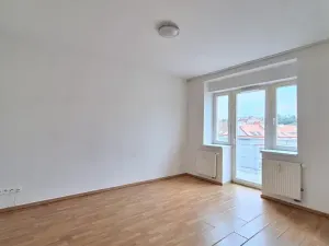Pronájem bytu 2+1, Praha - Smíchov, Podbělohorská, 42 m2