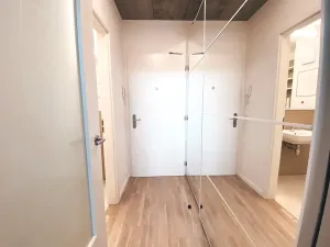 Pronájem bytu 2+kk, Praha - Libeň, Novovysočanská, 40 m2