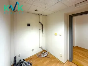 Pronájem obchodního prostoru, Ostrov, Hlavní třída, 160 m2