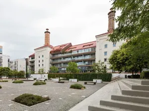 Pronájem garážového stání, Praha, Korunní, 12 m2