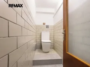 Prodej vícegeneračního domu, Praha - Vokovice, Půlkruhová, 385 m2