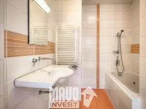 Pronájem atypického bytu, Praha - Smíchov, Hořejší nábřeží, 56 m2