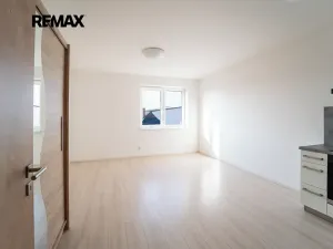 Pronájem bytu 1+kk, Beroun, Vinařská, 33 m2