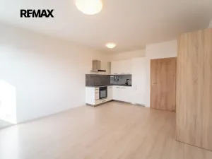 Pronájem bytu 1+kk, Beroun, Vinařská, 33 m2
