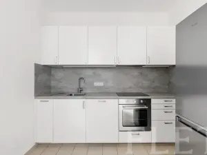 Pronájem bytu 3+1, Praha - Holešovice, Kamenická, 80 m2