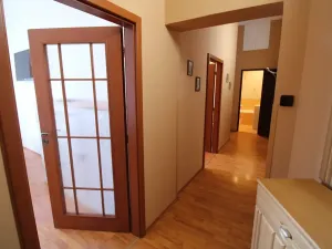 Prodej bytu 2+1, Karlovy Vary, I. P. Pavlova, 54 m2
